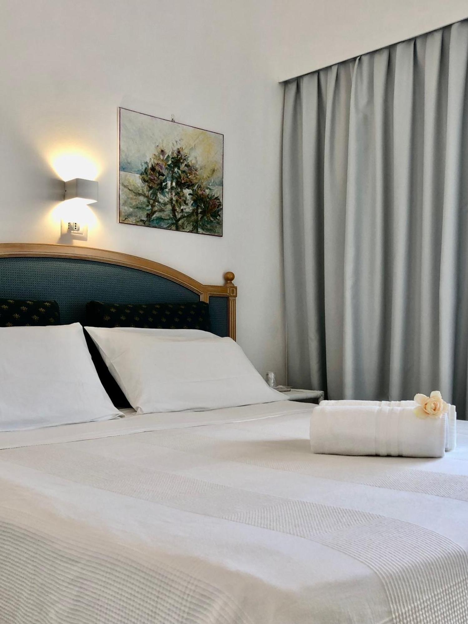 Hotel Pinocchio Каттолика Экстерьер фото